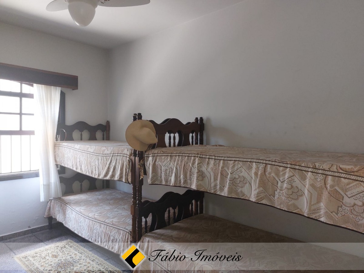 Casa em dois lotes, próxima a praia! – Foto 27