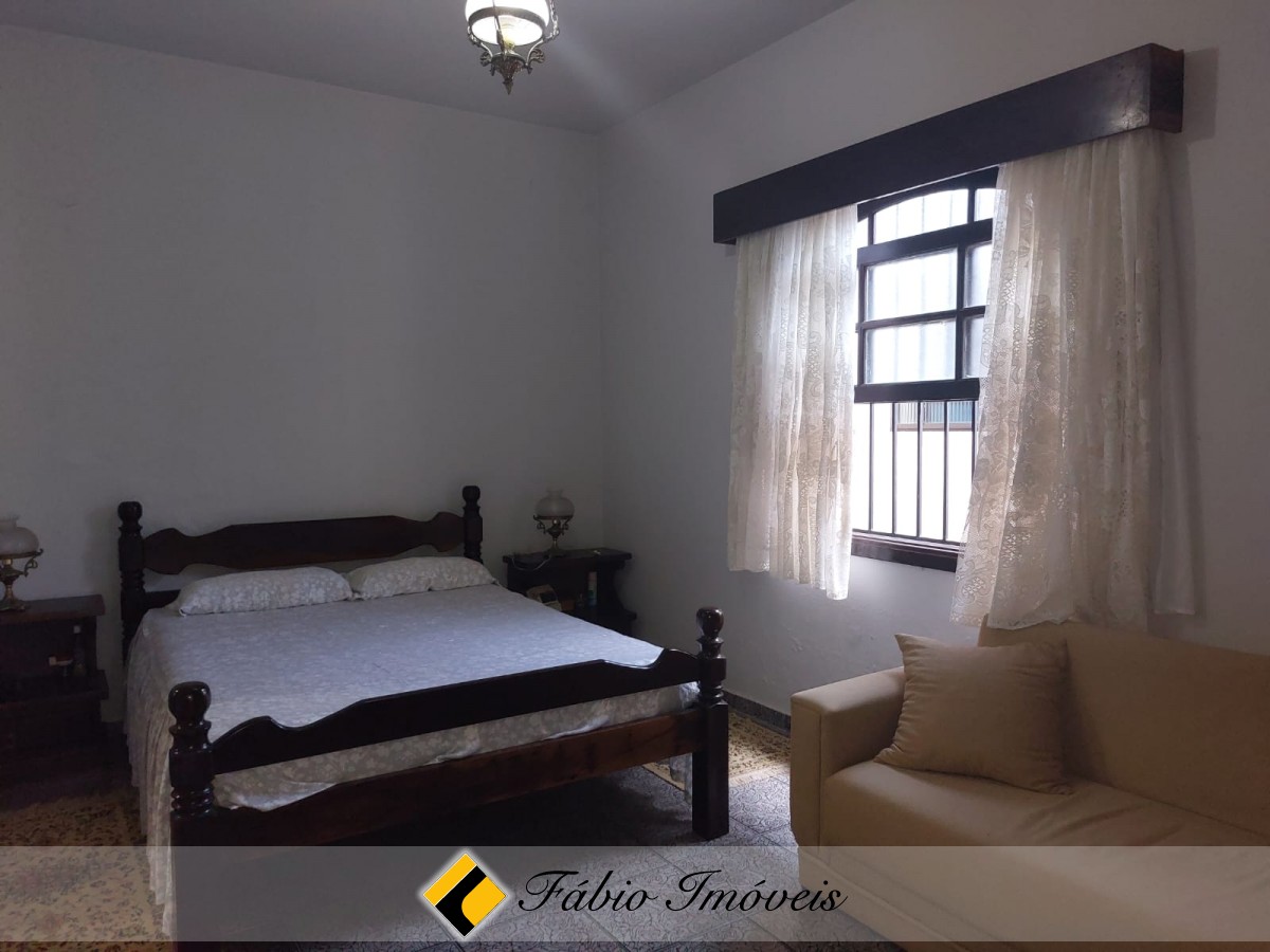 Casa em dois lotes, próxima a praia! – Foto 32