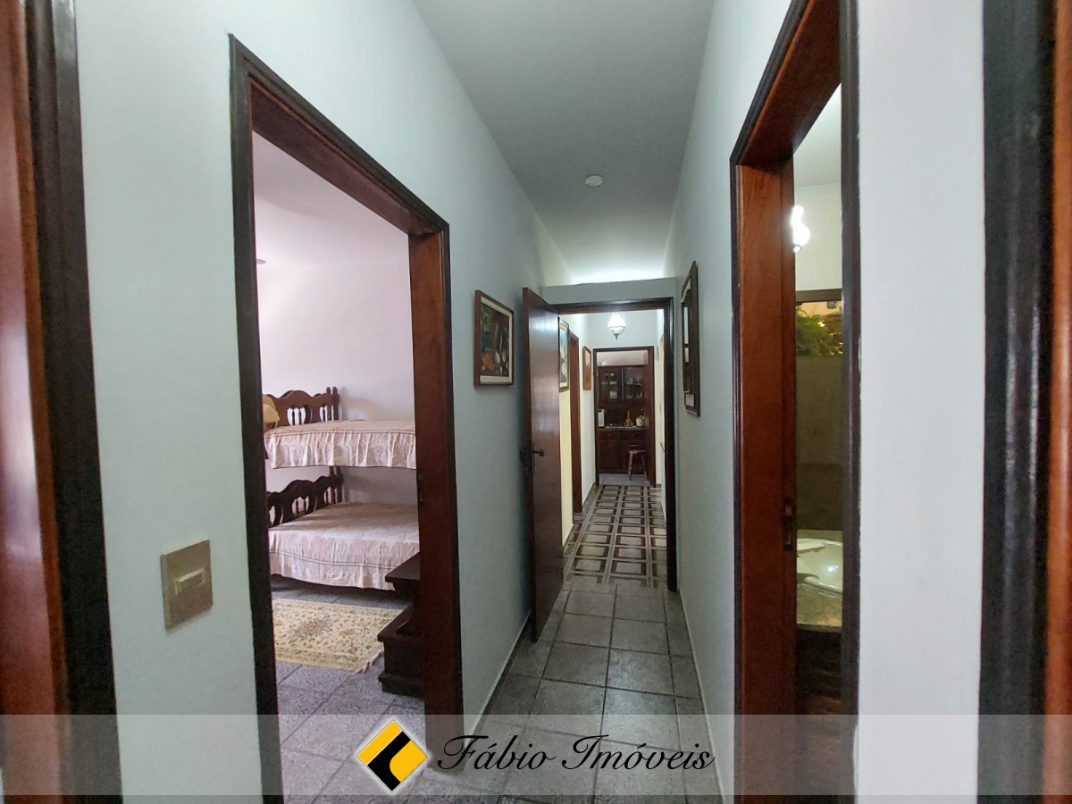 Casa em dois lotes, próxima a praia! – Foto 33