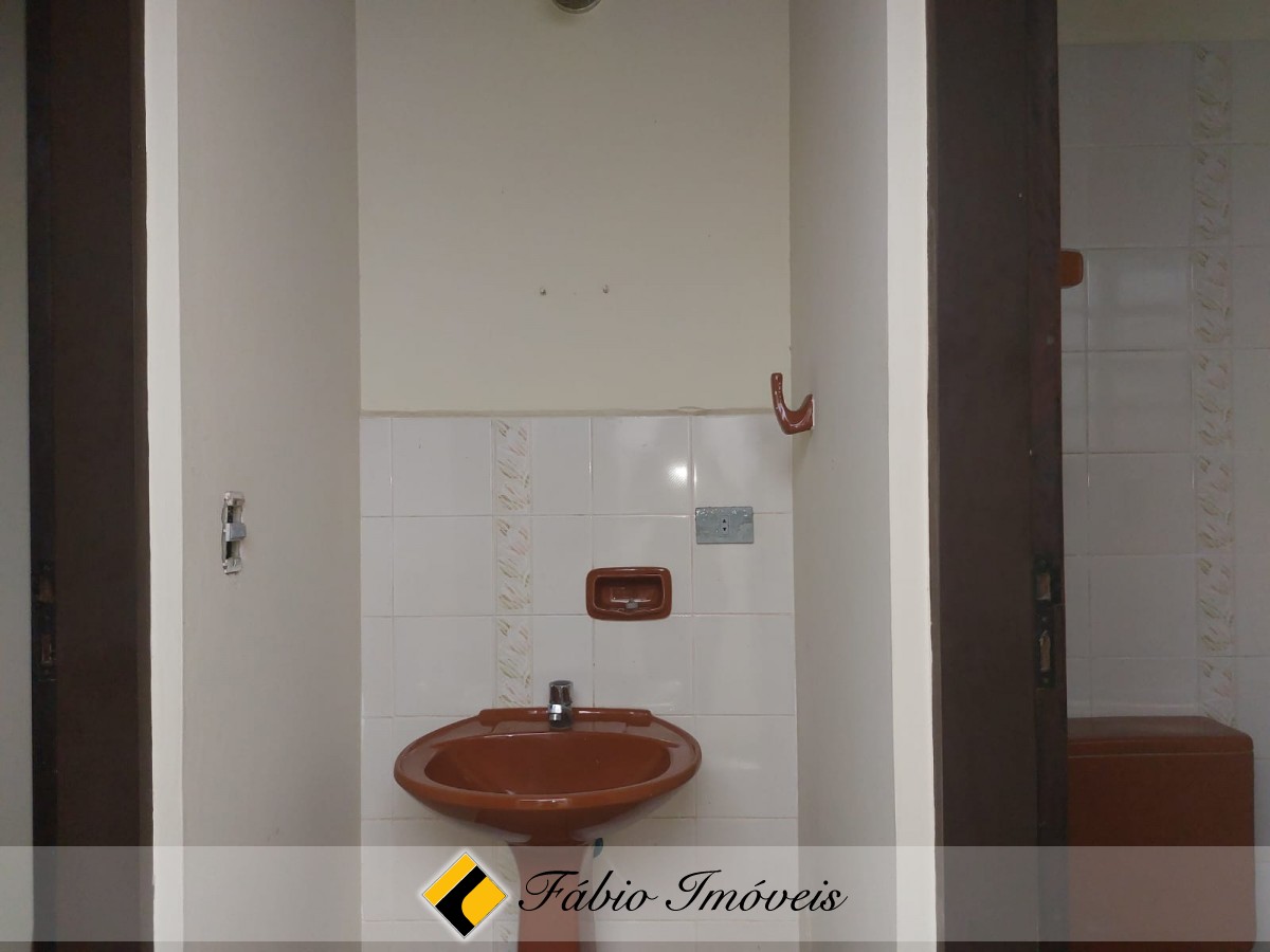 Casa em dois lotes, próxima a praia! – Foto 38