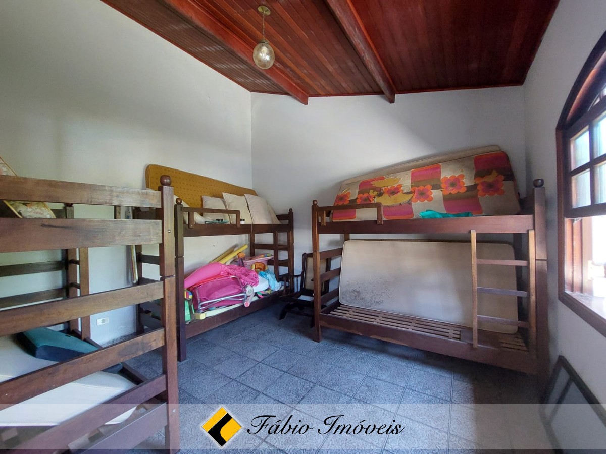 Casa em dois lotes, próxima a praia! – Foto 42