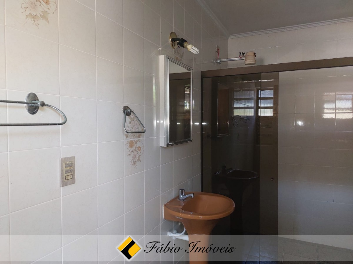 Casa em dois lotes, próxima a praia! – Foto 43