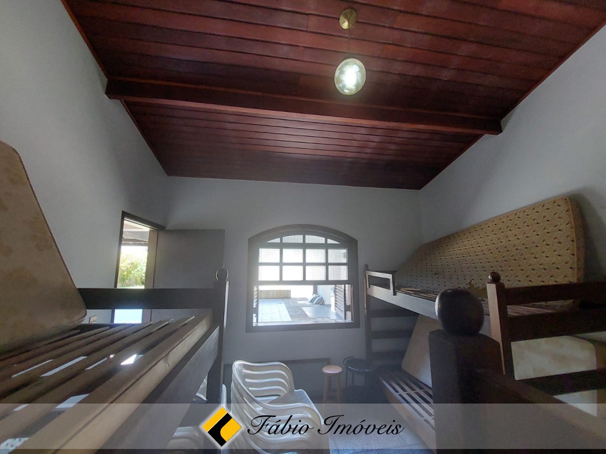 Casa em dois lotes, próxima a praia! – Foto 46