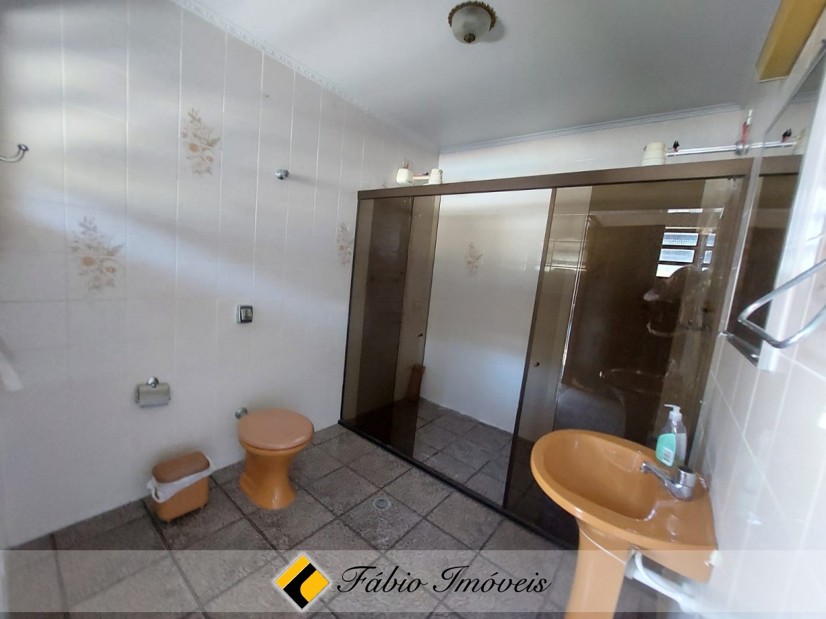 Casa em dois lotes, próxima a praia! – Foto 51