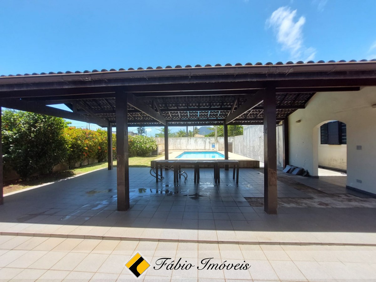 Casa em dois lotes, próxima a praia! – Foto 52