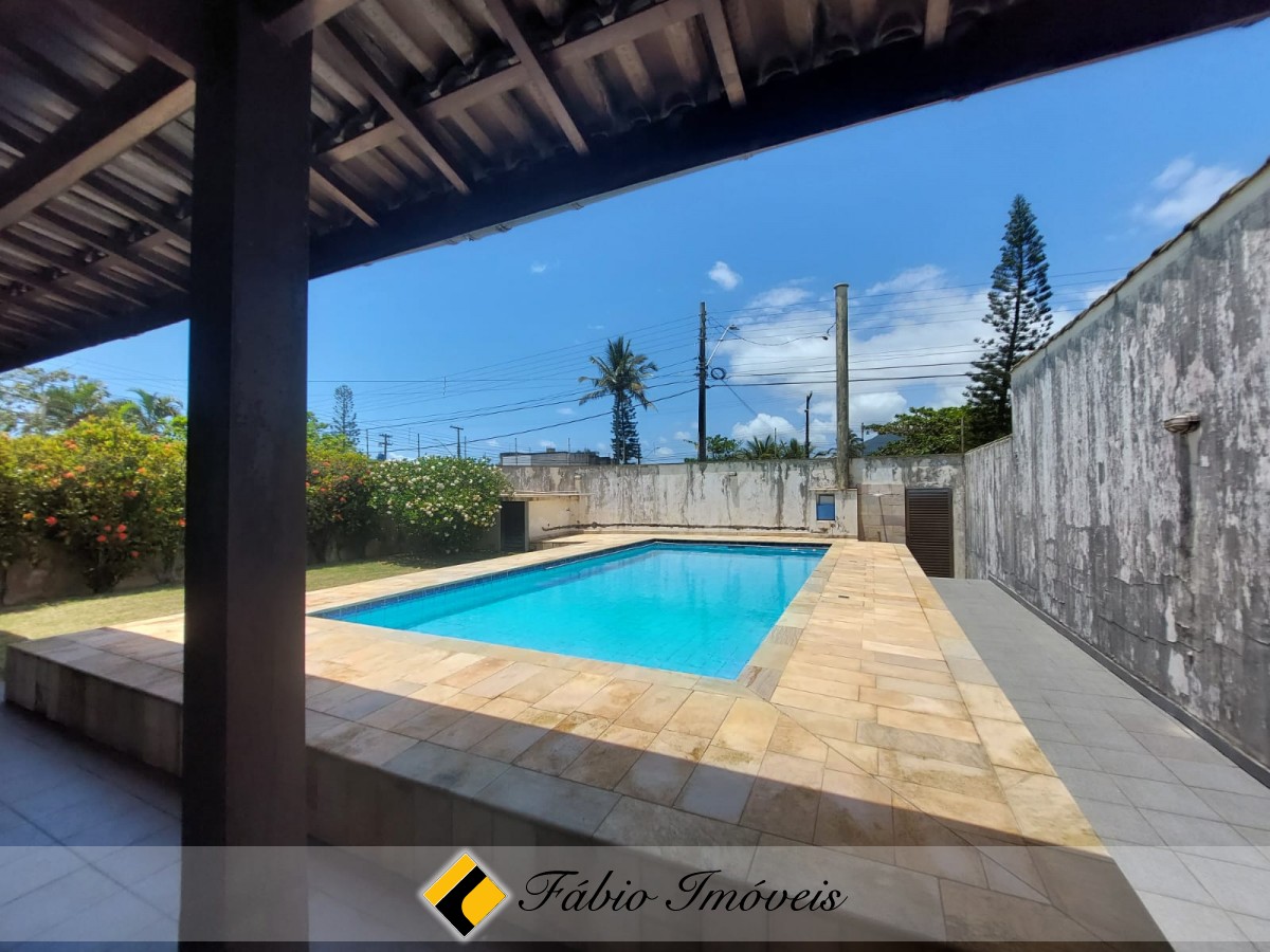 Casa em dois lotes, próxima a praia! – Foto 54