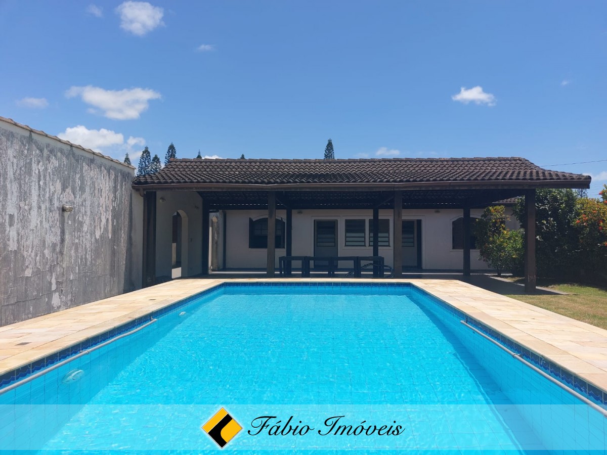 Casa em dois lotes, próxima a praia! – Foto 57