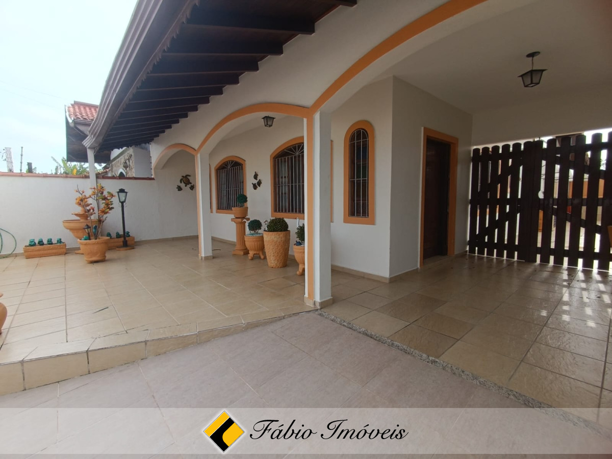 Linda casa na região central de Peruíbe e a apenas 500m da praia! – Foto 16