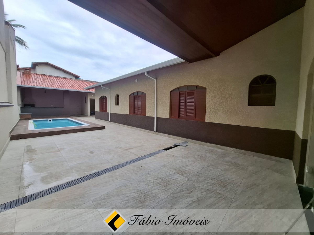 Casa com piscina a 40 metros da praia!! – Foto 6
