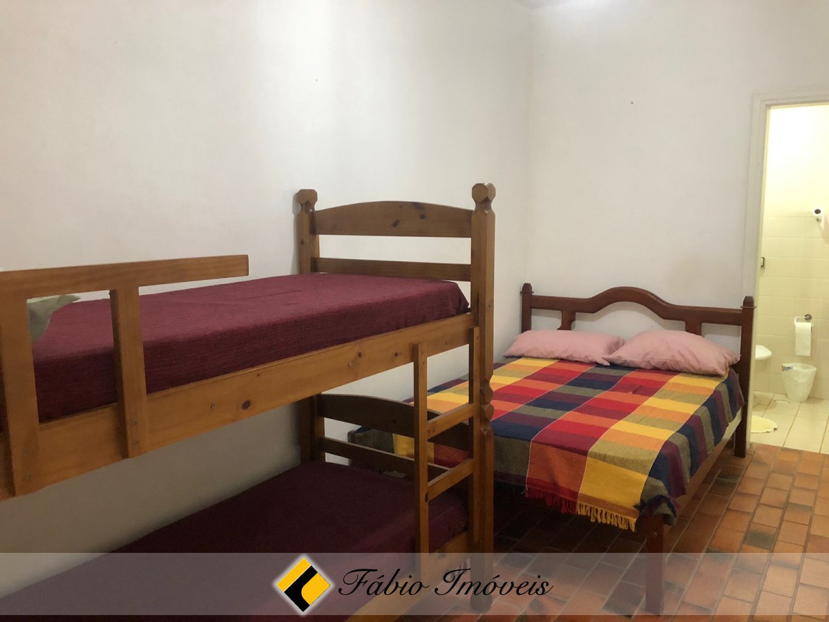 Casa em dois lotes a apenas 150m da praia! – Foto 19