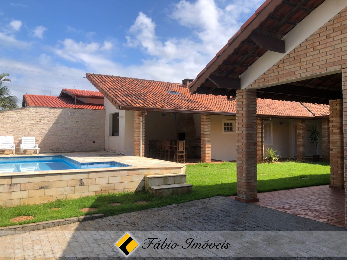 Casa em dois lotes a apenas 150m da praia! – Foto 39