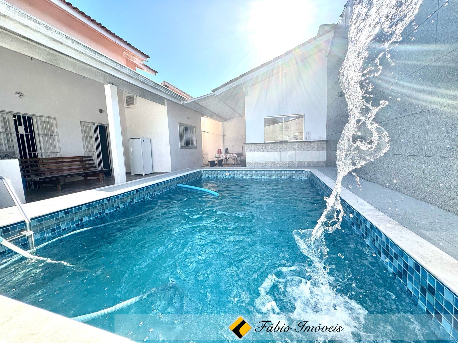 Casa a 50 metros da praia!! – Foto 1