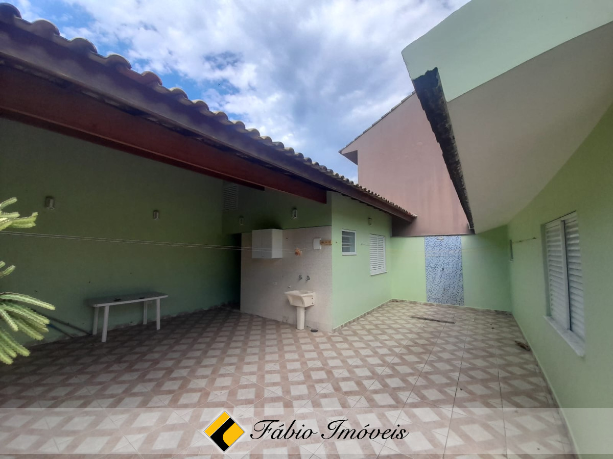 Casa com piscina a 100 metros da praia!! – Foto 6