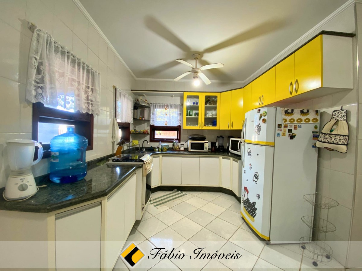 Sobrado em excelente localização na região central de Peruíbe!! – Foto 11