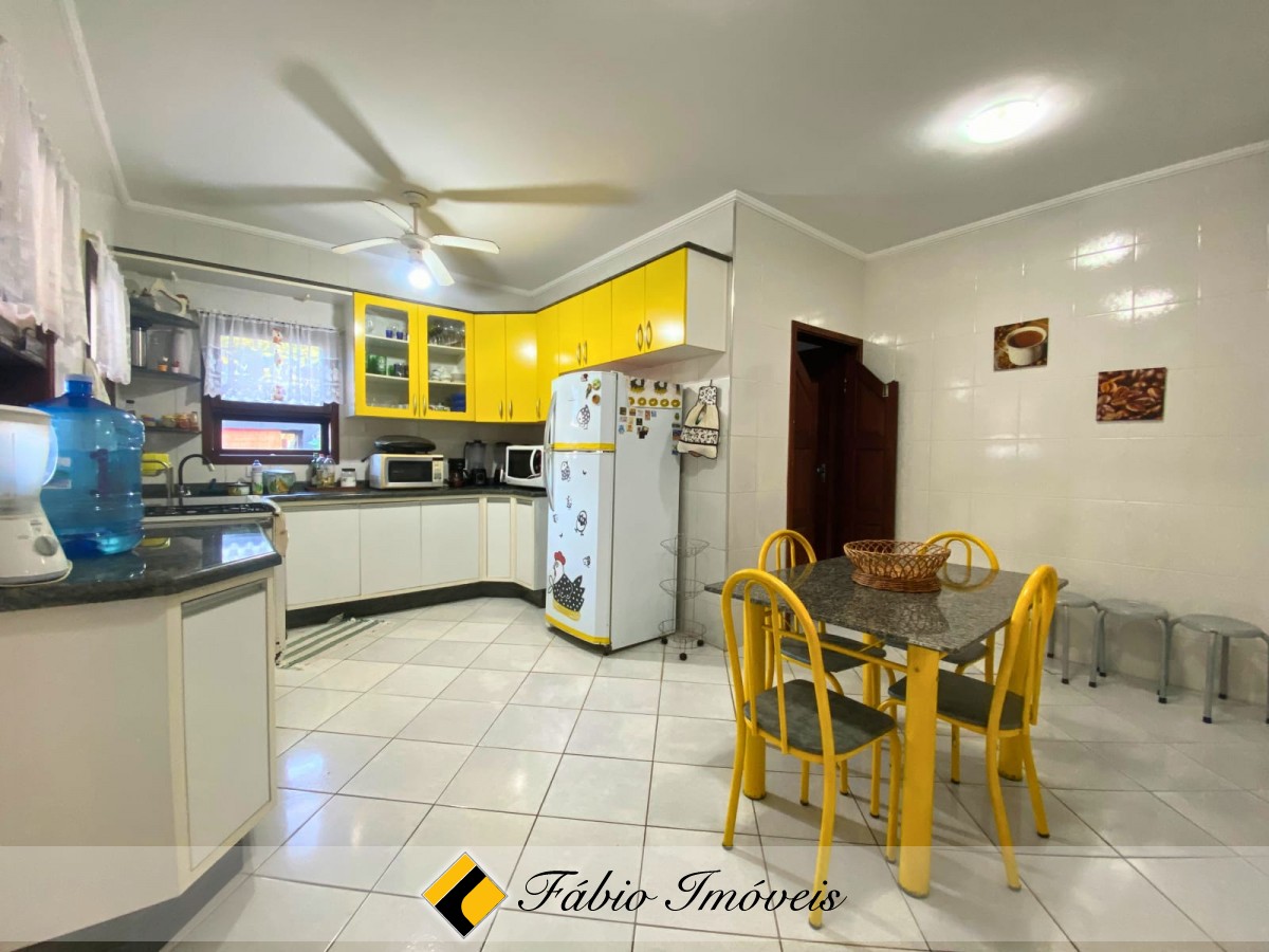 Sobrado em excelente localização na região central de Peruíbe!! – Foto 12