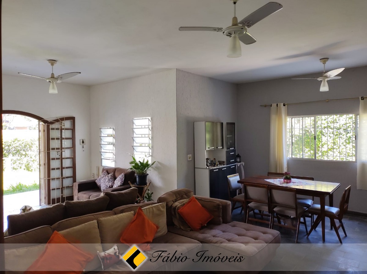 Casa em excelente localização. – Foto 2