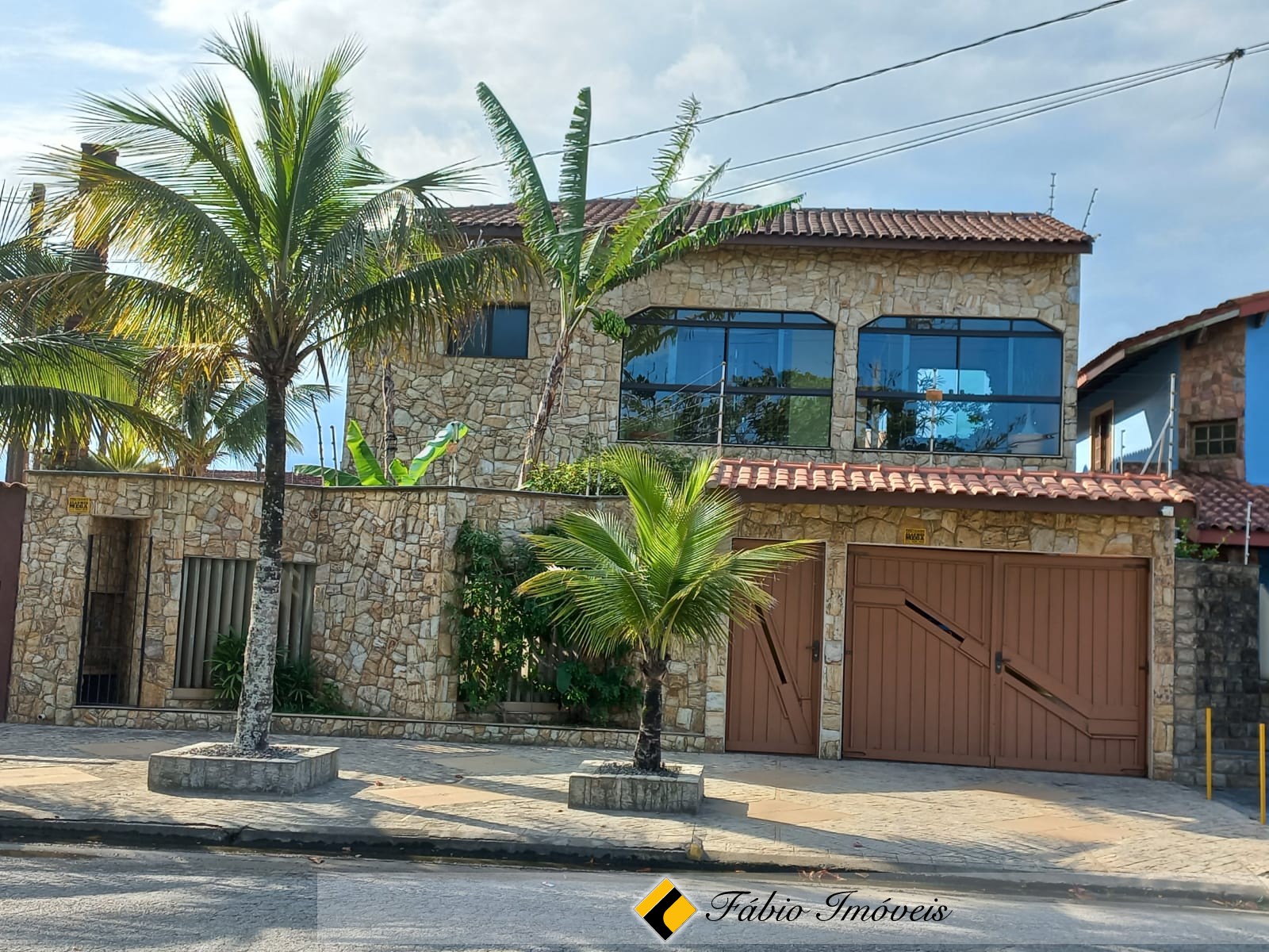 Sobrado em Itanhaém lado praia!