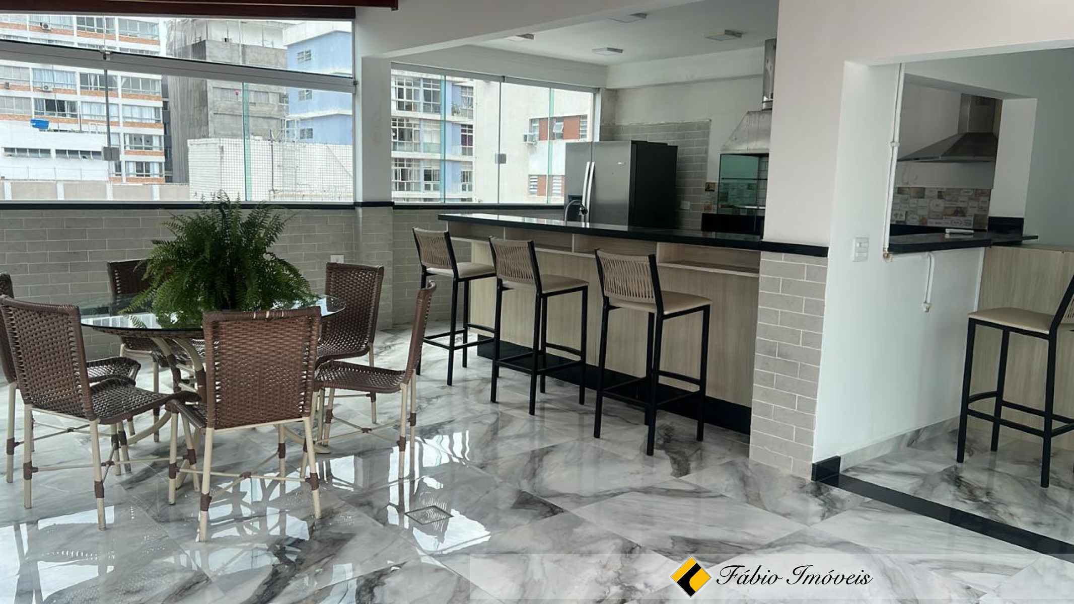 Apartamento Luxuoso Pé na Areia, na praia dos Milionários!!