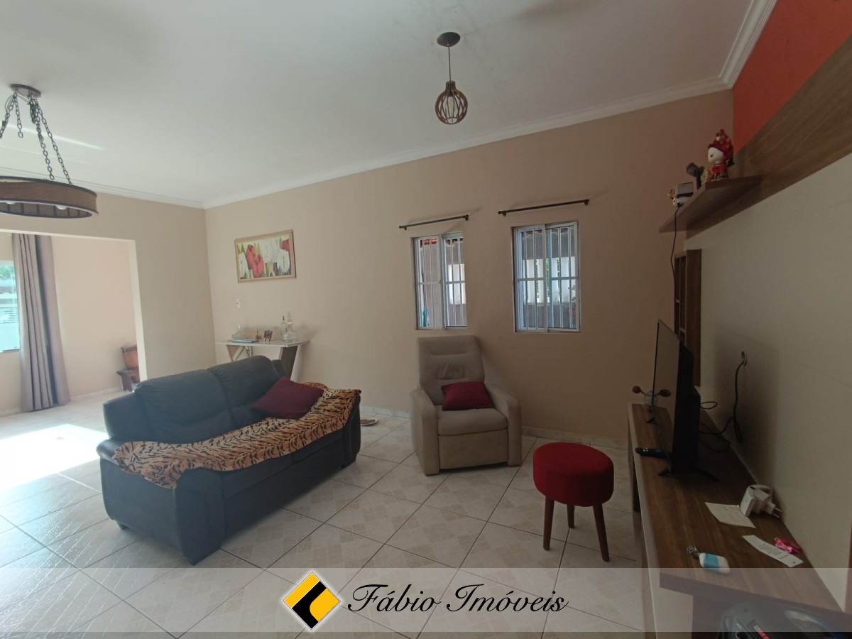 Casa com Piscina em ótimo bairro! – Foto 18