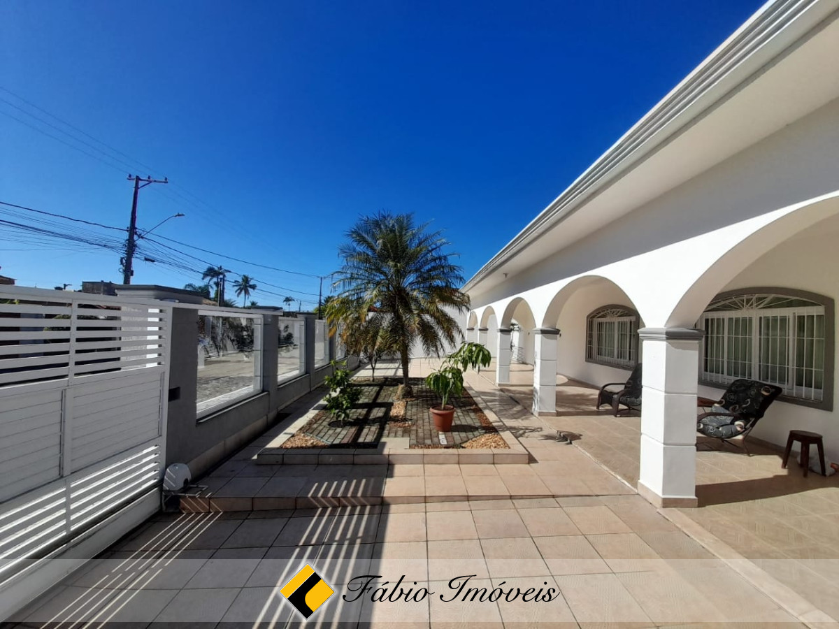 Casa em dois lotes, impecável!! – Foto 4