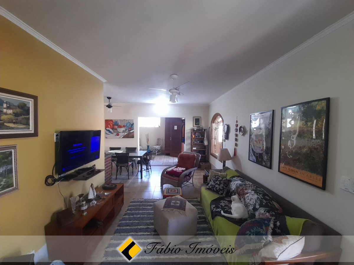 Casa em dois lotes com piscina em bairro Nobre!! – Foto 10