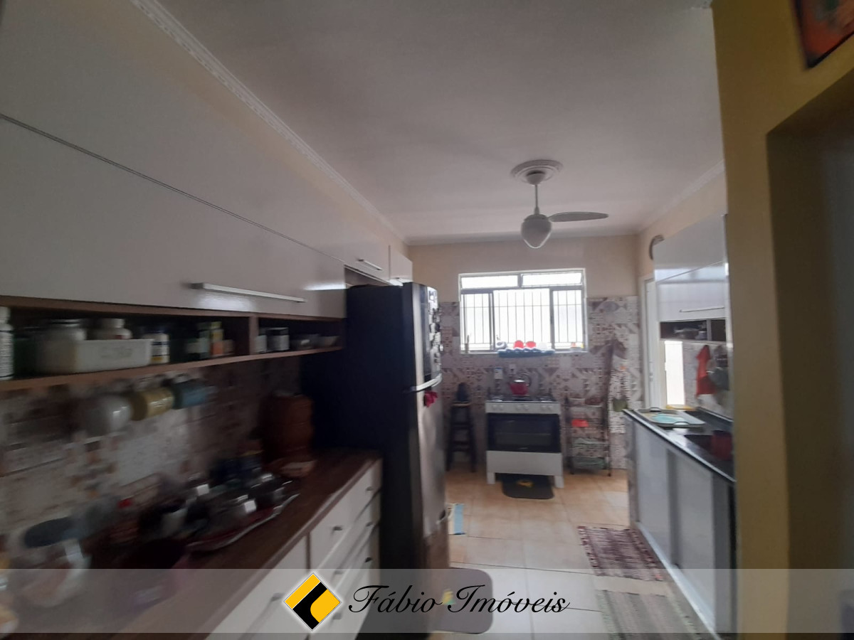 Casa em dois lotes com piscina em bairro Nobre!! – Foto 12