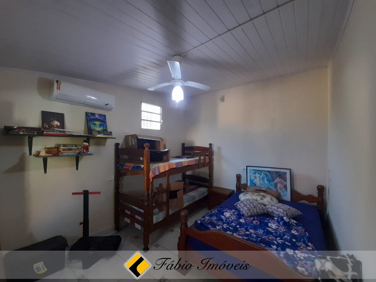 Casa em dois lotes com piscina em bairro Nobre!! – Foto 15