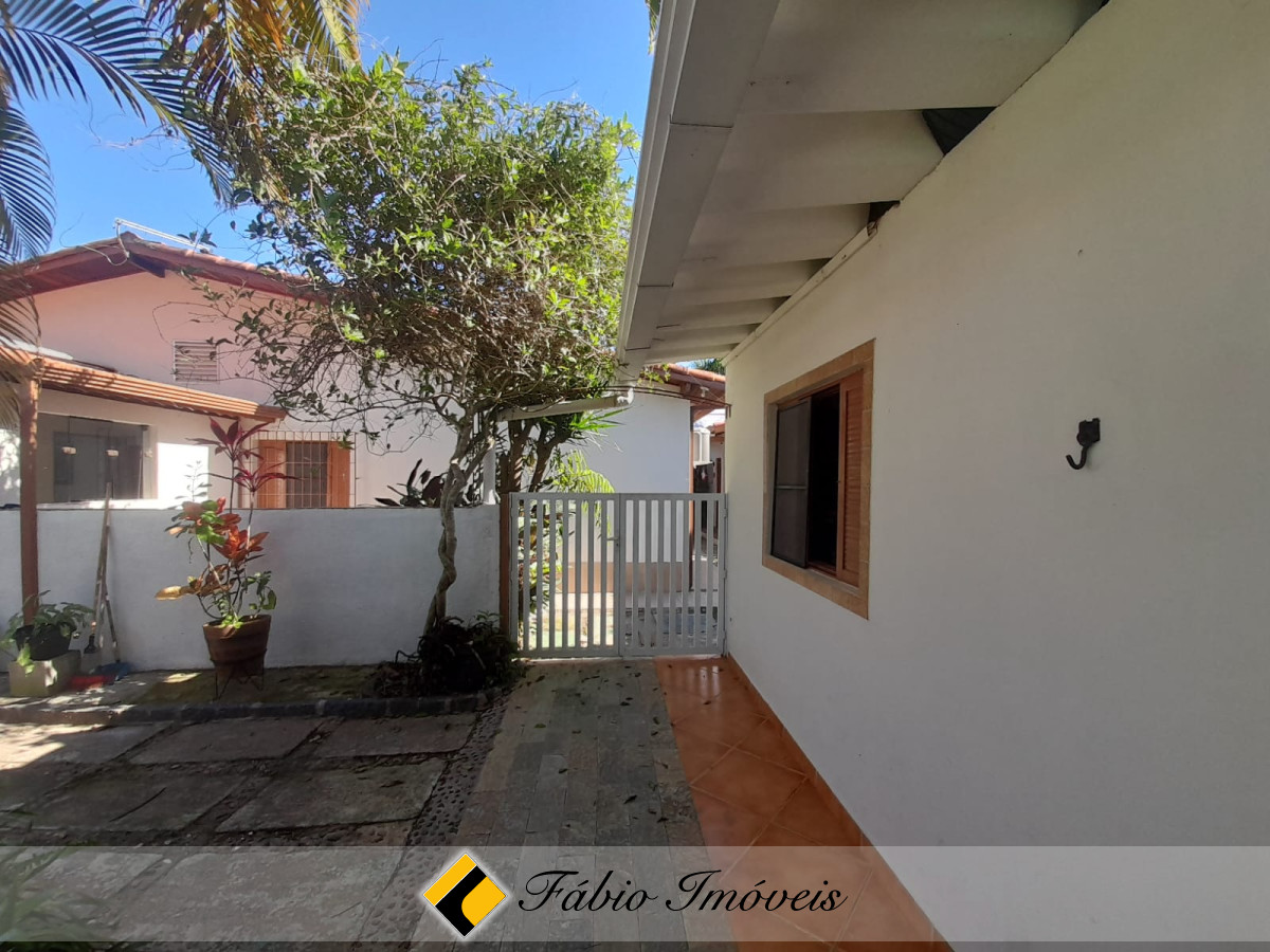 Casa em dois lotes com piscina em bairro Nobre!! – Foto 28
