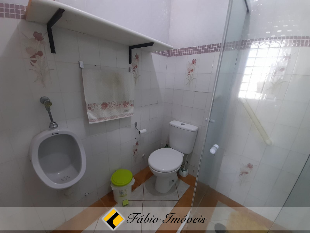 Casa em dois lotes com piscina em bairro Nobre!! – Foto 32