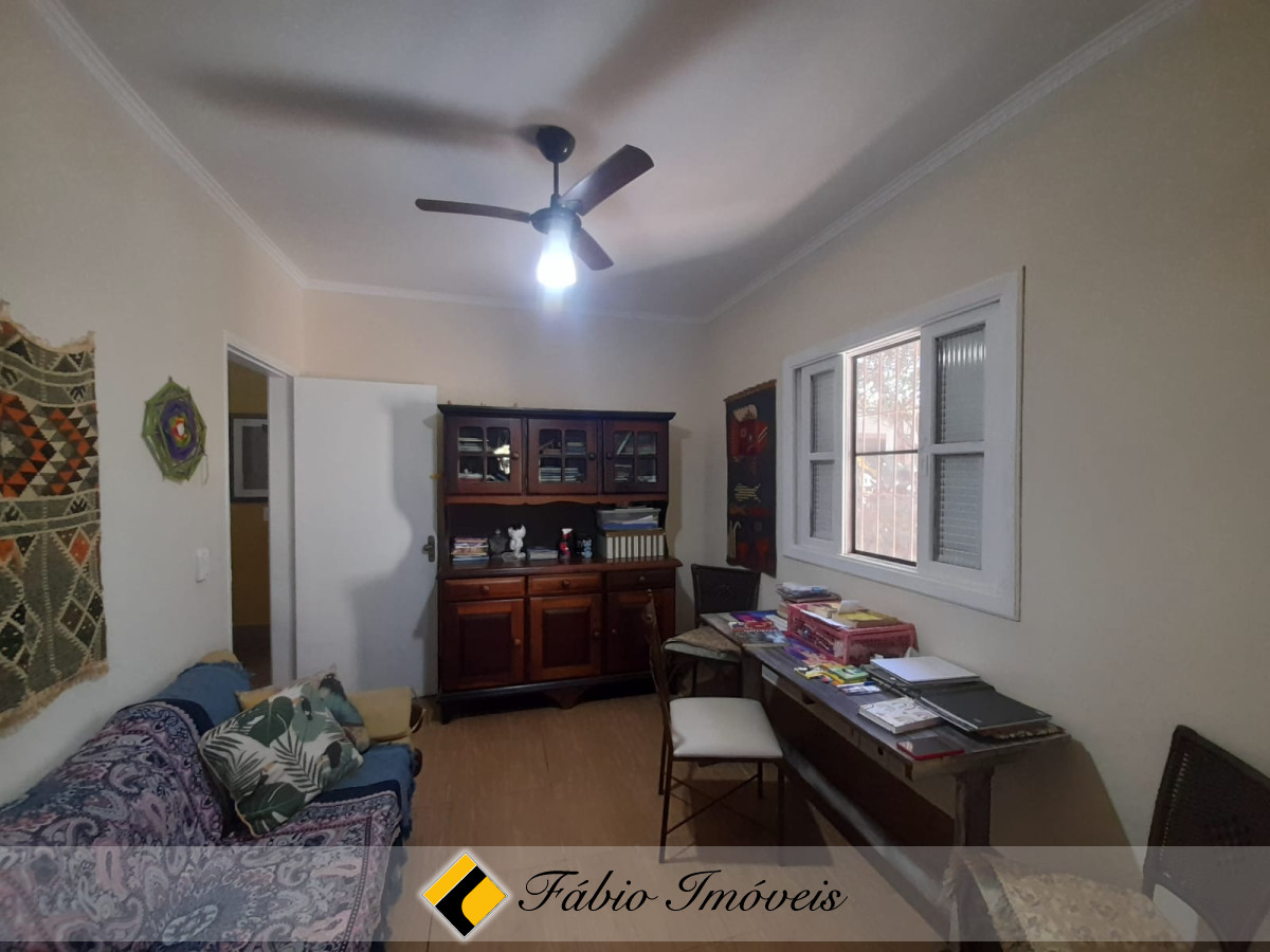 Casa em dois lotes com piscina em bairro Nobre!! – Foto 8
