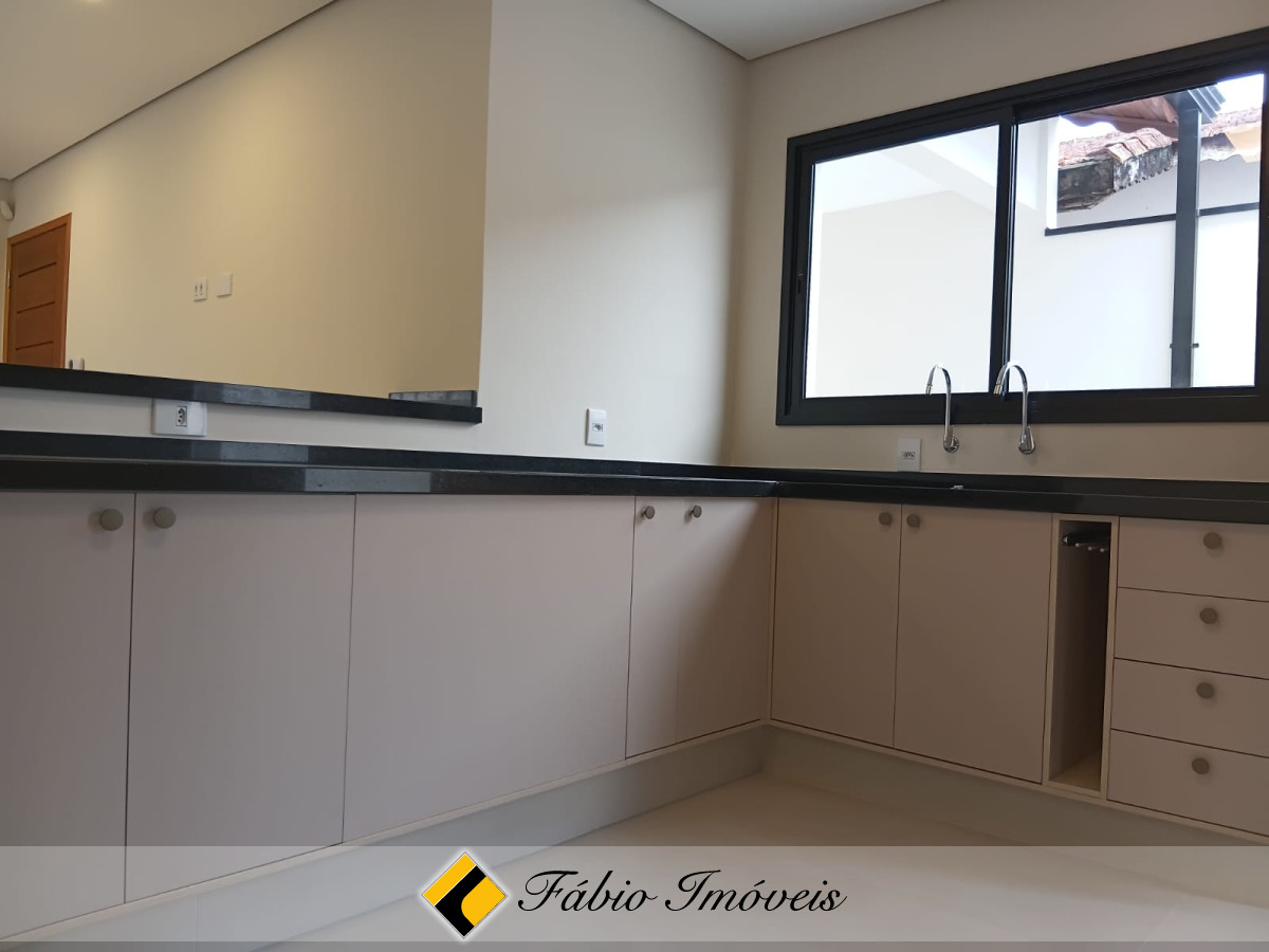 Linda casa com piscina e acabamento de primeira!! – Foto 35