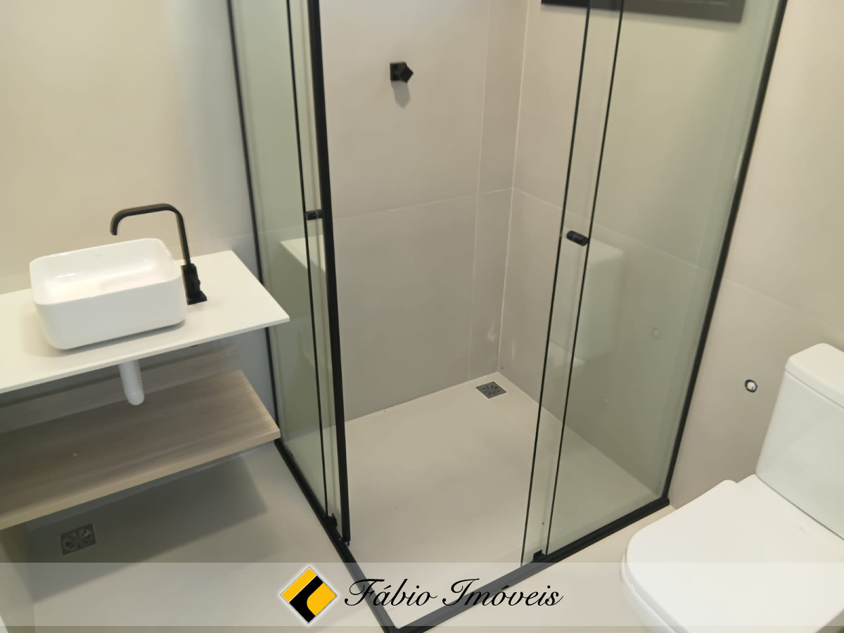 Linda casa com piscina e acabamento de primeira!! – Foto 39