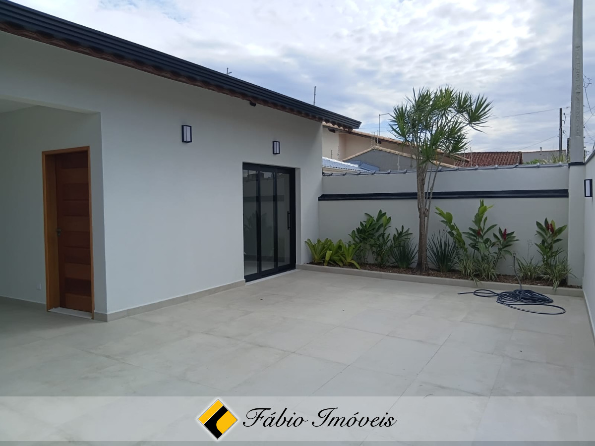 Linda casa com piscina e acabamento de primeira!! – Foto 46