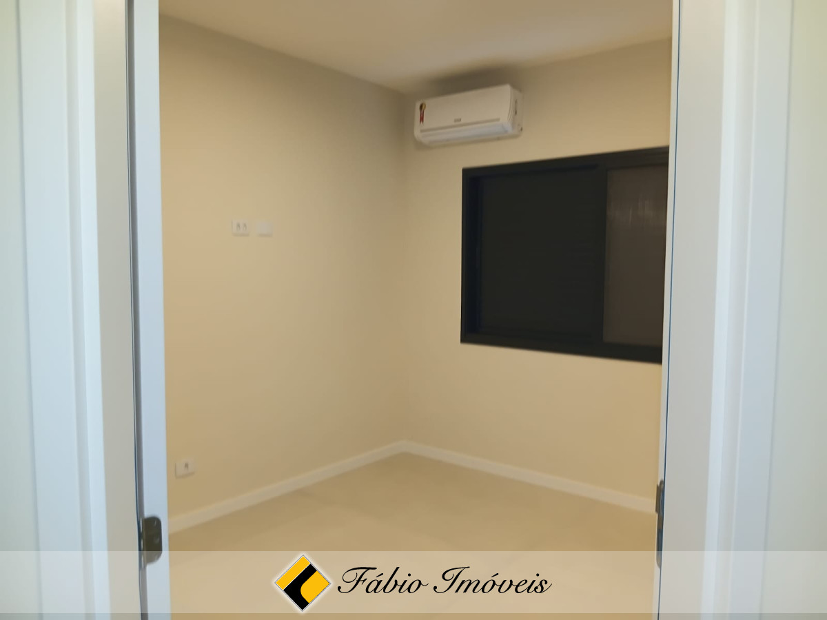 Linda casa com piscina e acabamento de primeira!! – Foto 38
