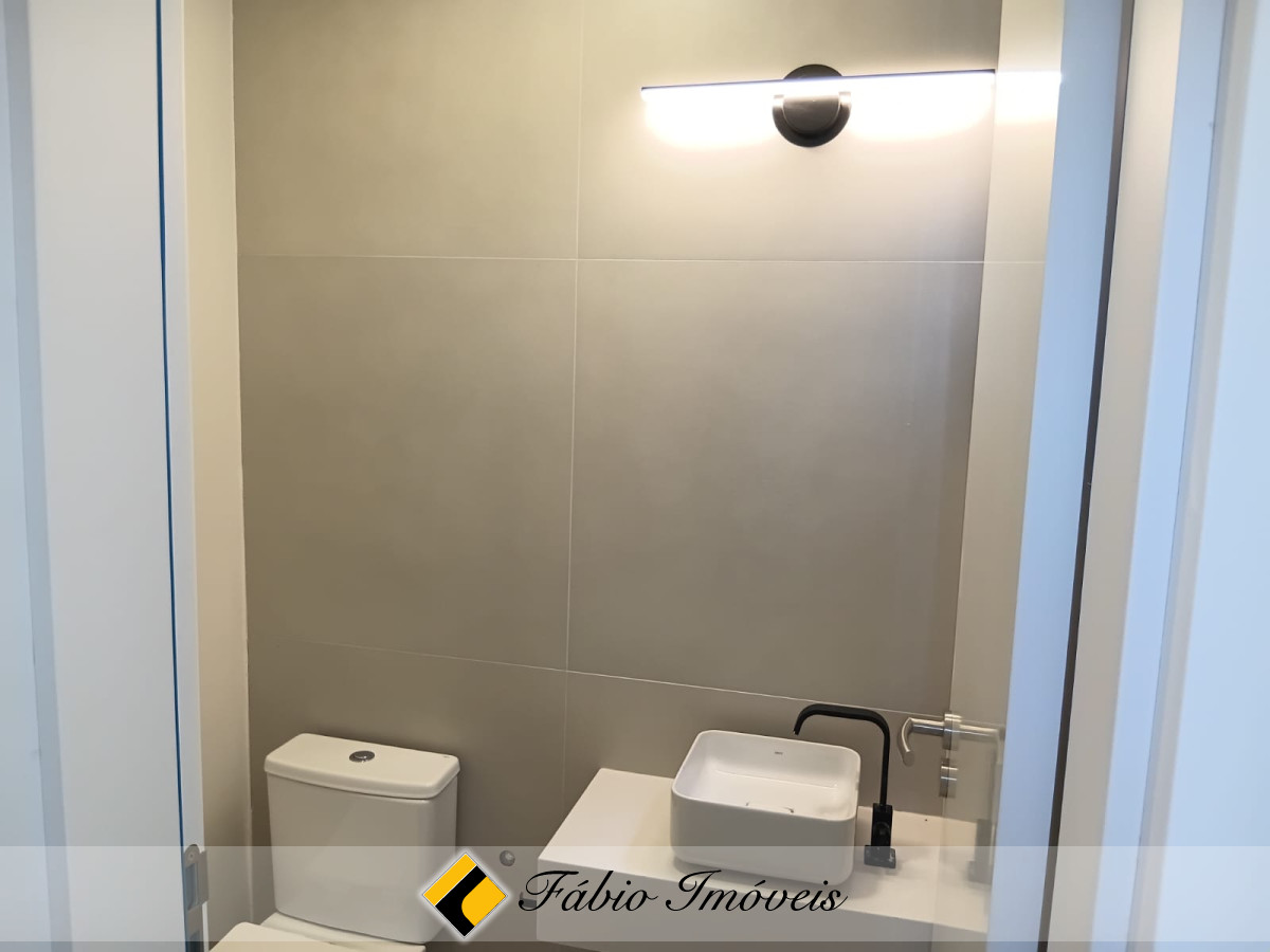 Linda casa com piscina e acabamento de primeira!! – Foto 11