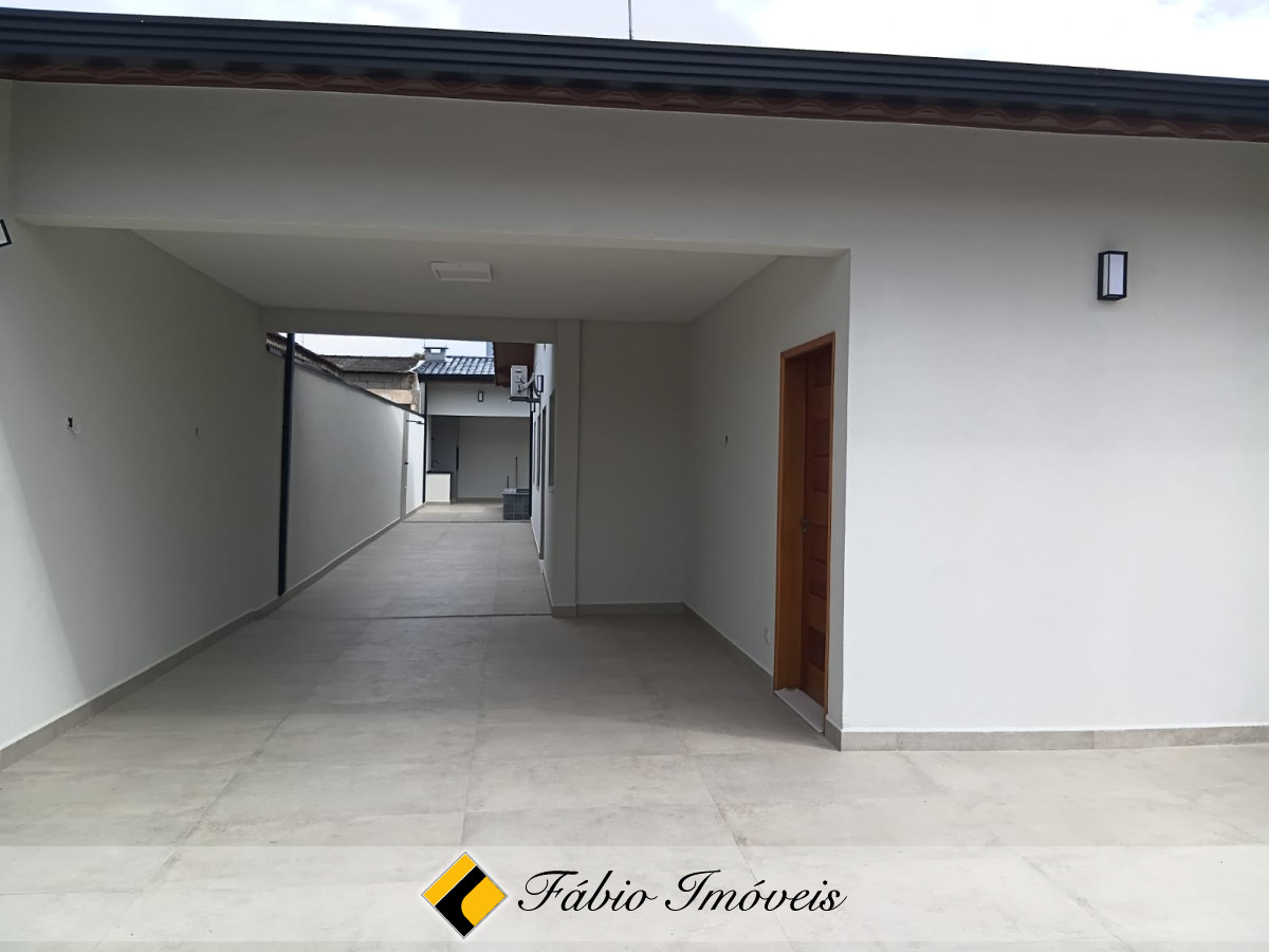 Linda casa com piscina e acabamento de primeira!! – Foto 33