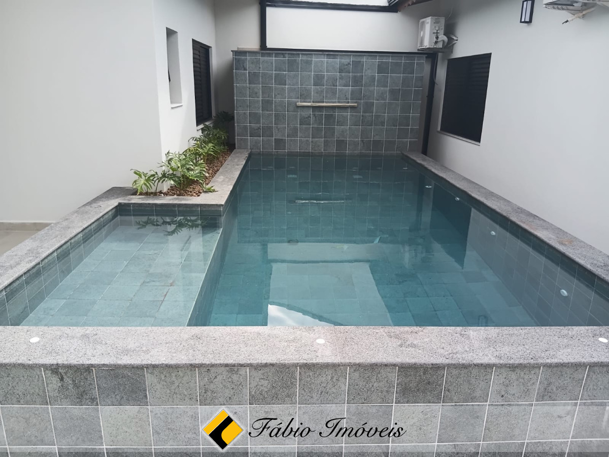 Linda casa com piscina e acabamento de primeira!! – Foto 20