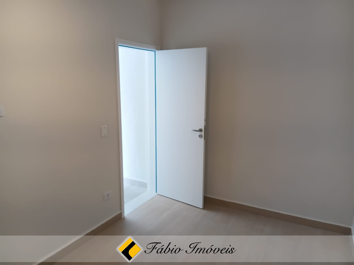 Linda casa com piscina e acabamento de primeira!! – Foto 17