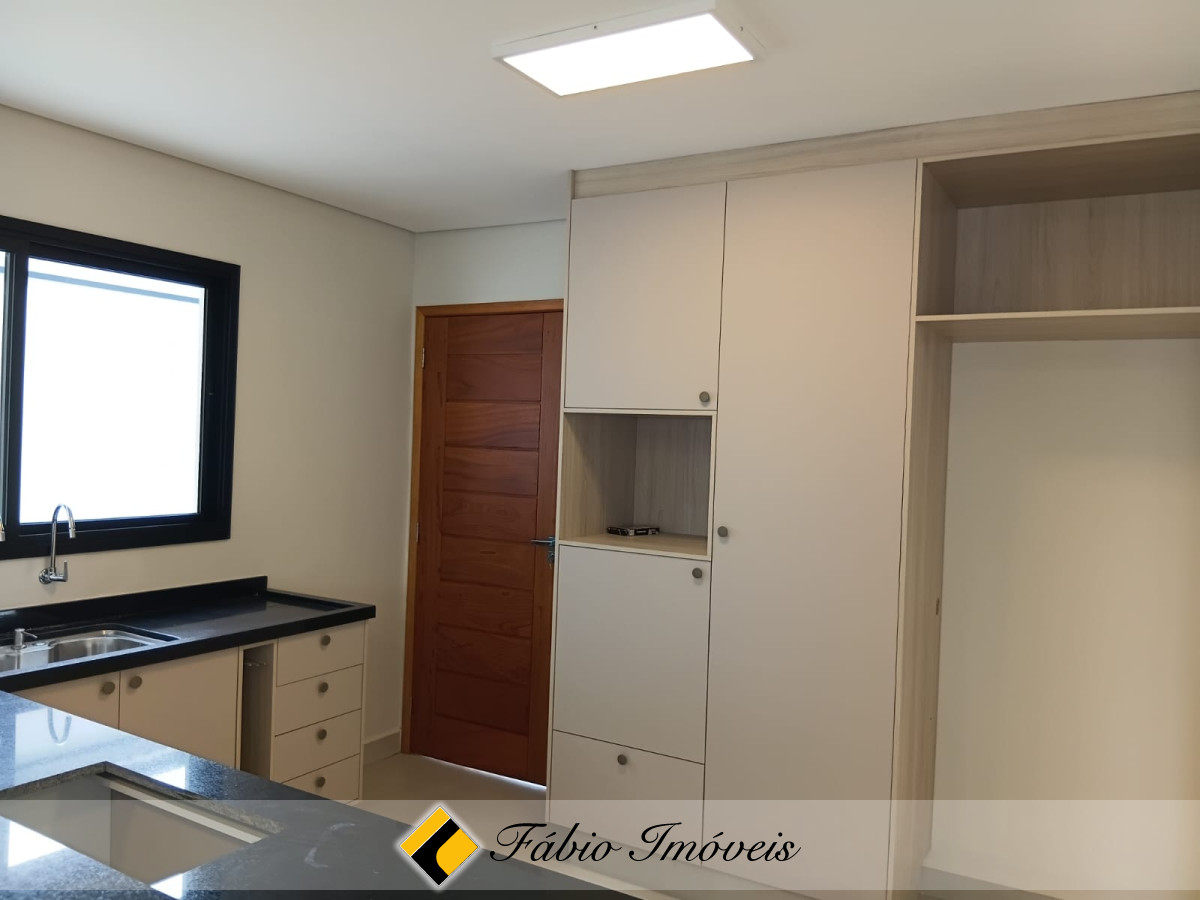 Linda casa com piscina e acabamento de primeira!! – Foto 28