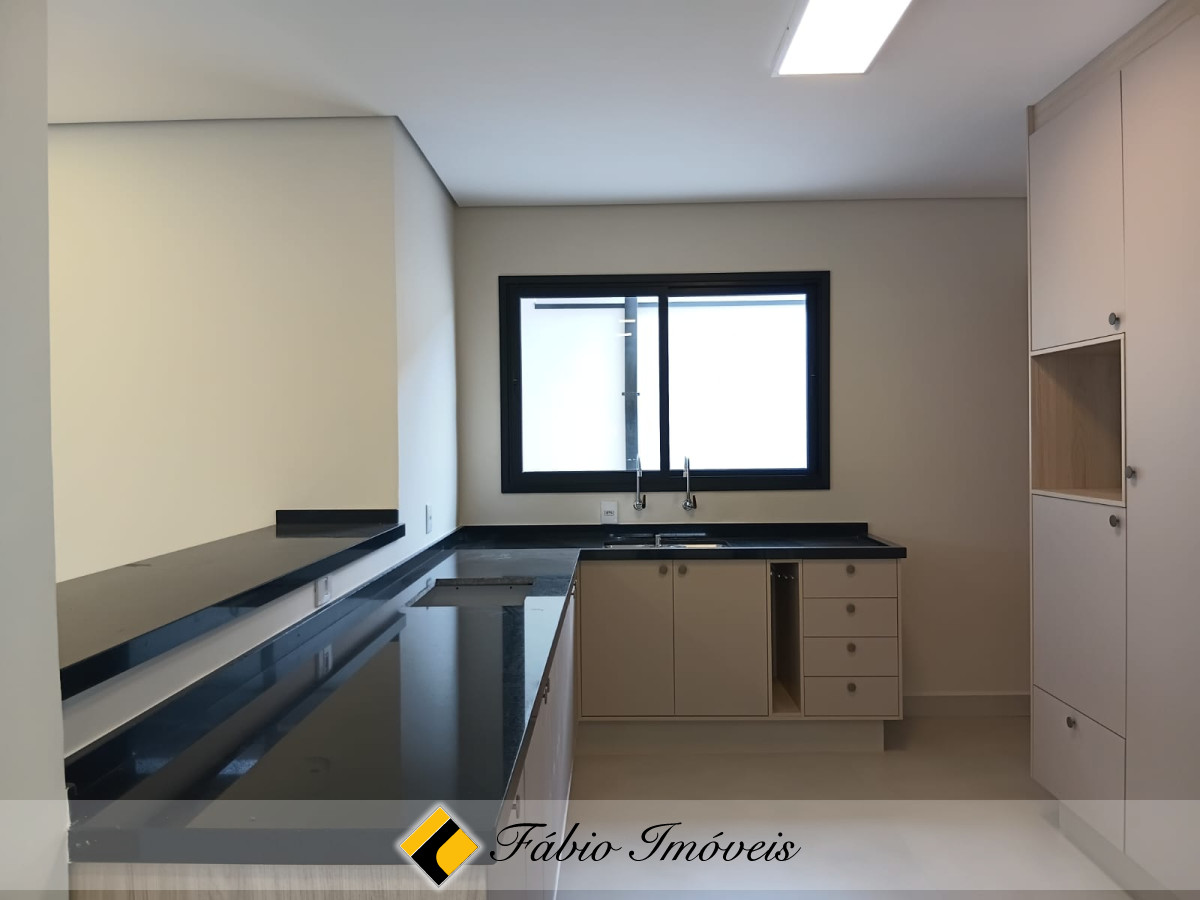 Linda casa com piscina e acabamento de primeira!! – Foto 27