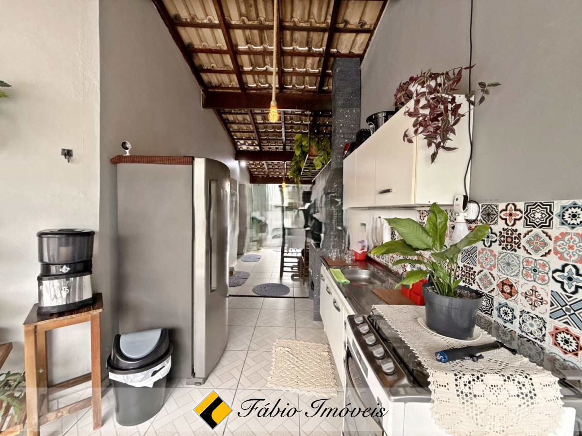 Linda e encantadora casa a 200 metros da paraia!! – Foto 12