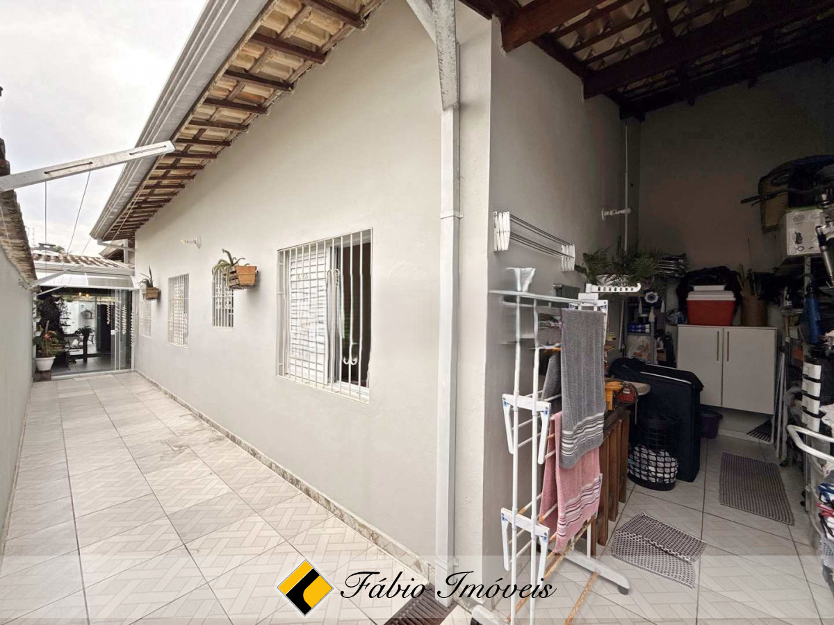 Linda e encantadora casa a 200 metros da paraia!! – Foto 13