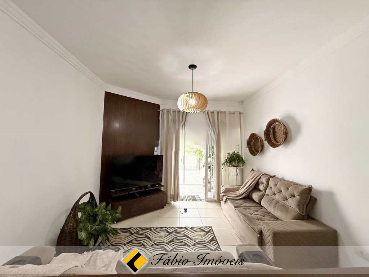 Linda e encantadora casa a 200 metros da paraia!! – Foto 4