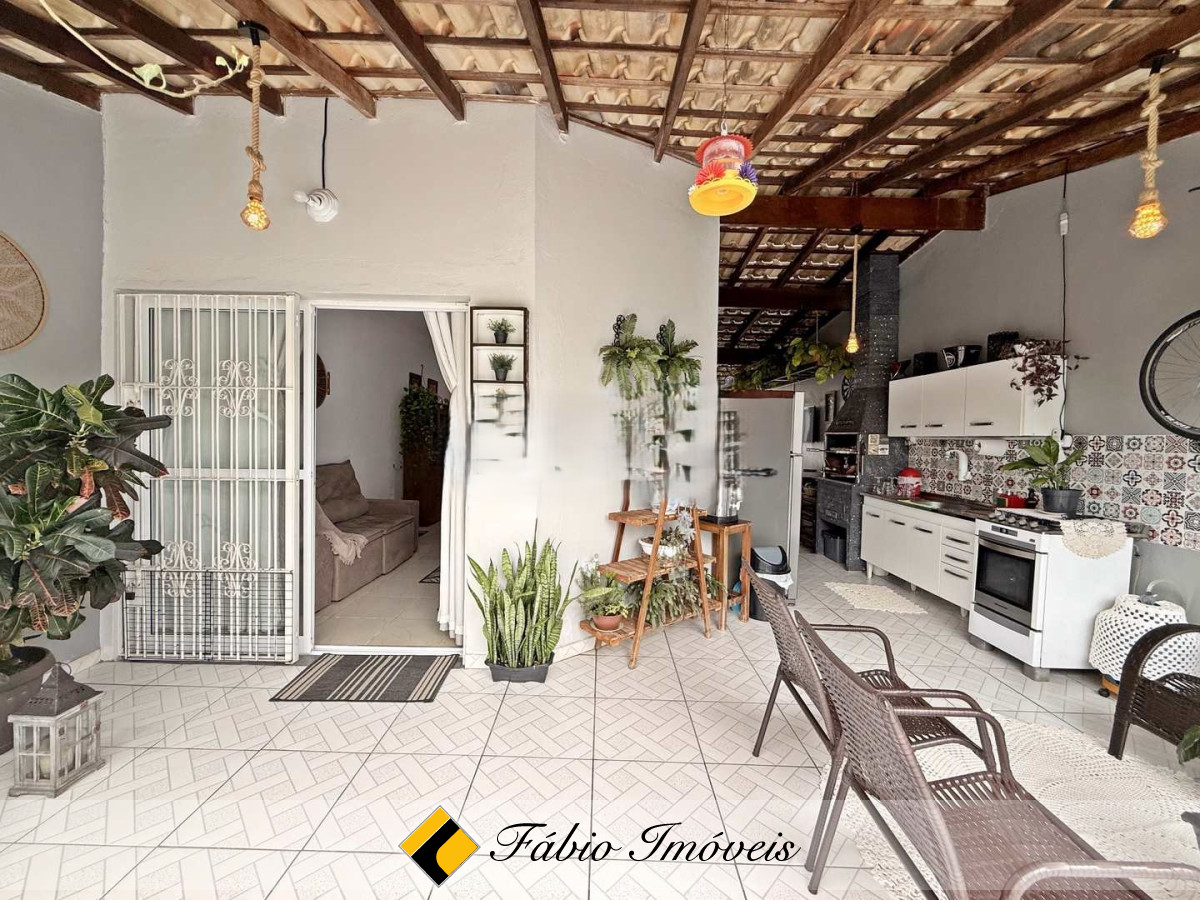 Linda e encantadora casa a 200 metros da paraia!! – Foto 10