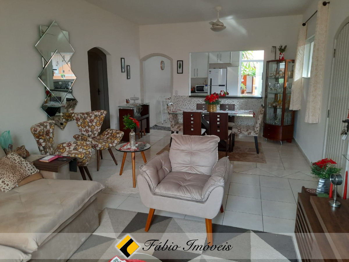 Belíssima casa toda arborizada e com lindo espaço de lazer! – Foto 14