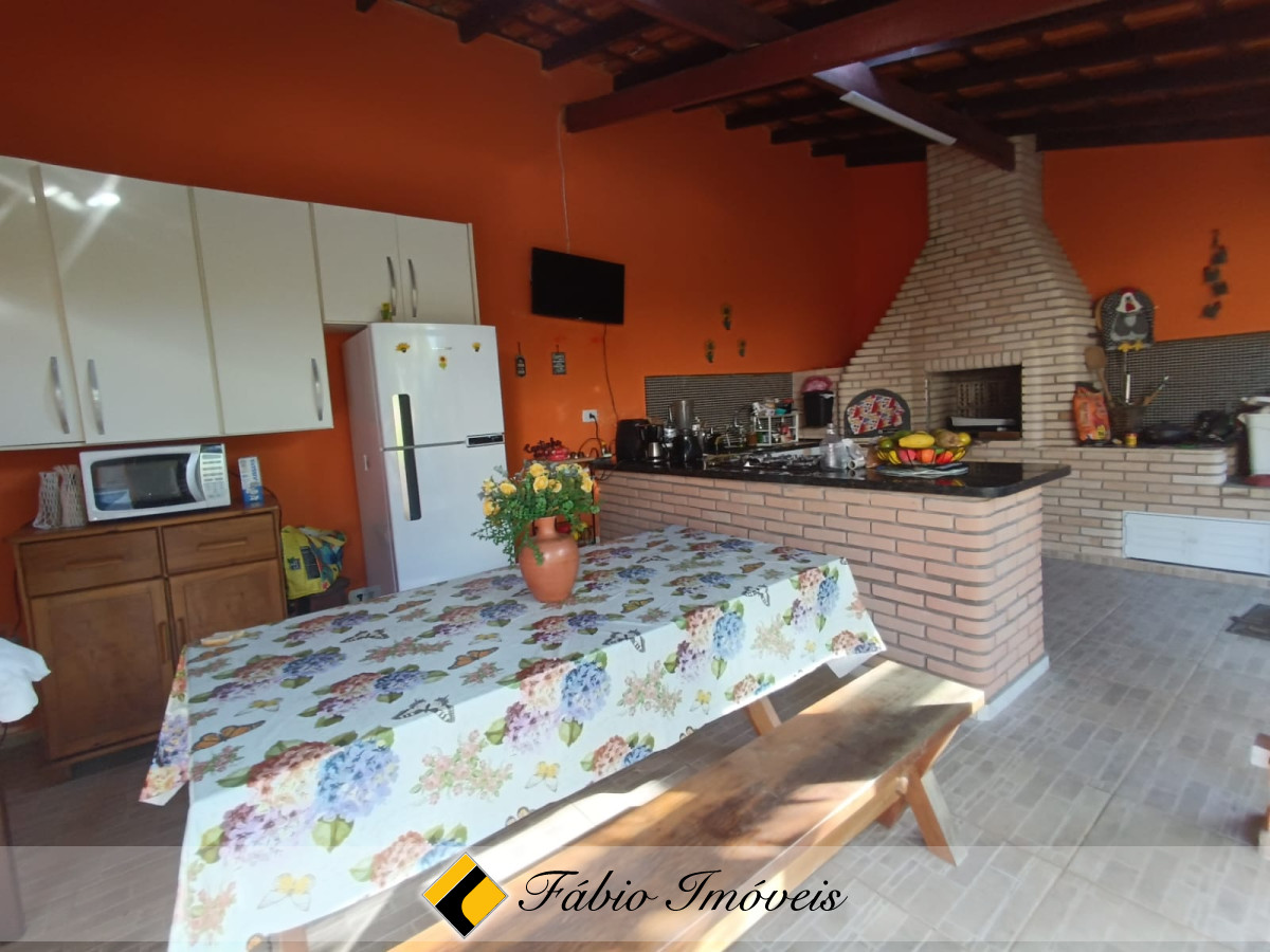 Belíssima casa toda arborizada e com lindo espaço de lazer! – Foto 8