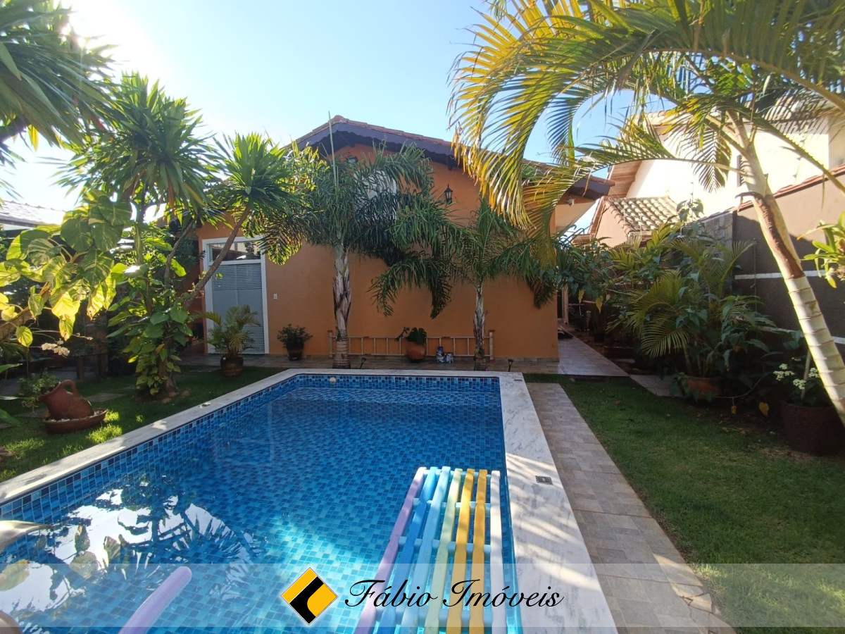 Belíssima casa toda arborizada e com lindo espaço de lazer! – Foto 4