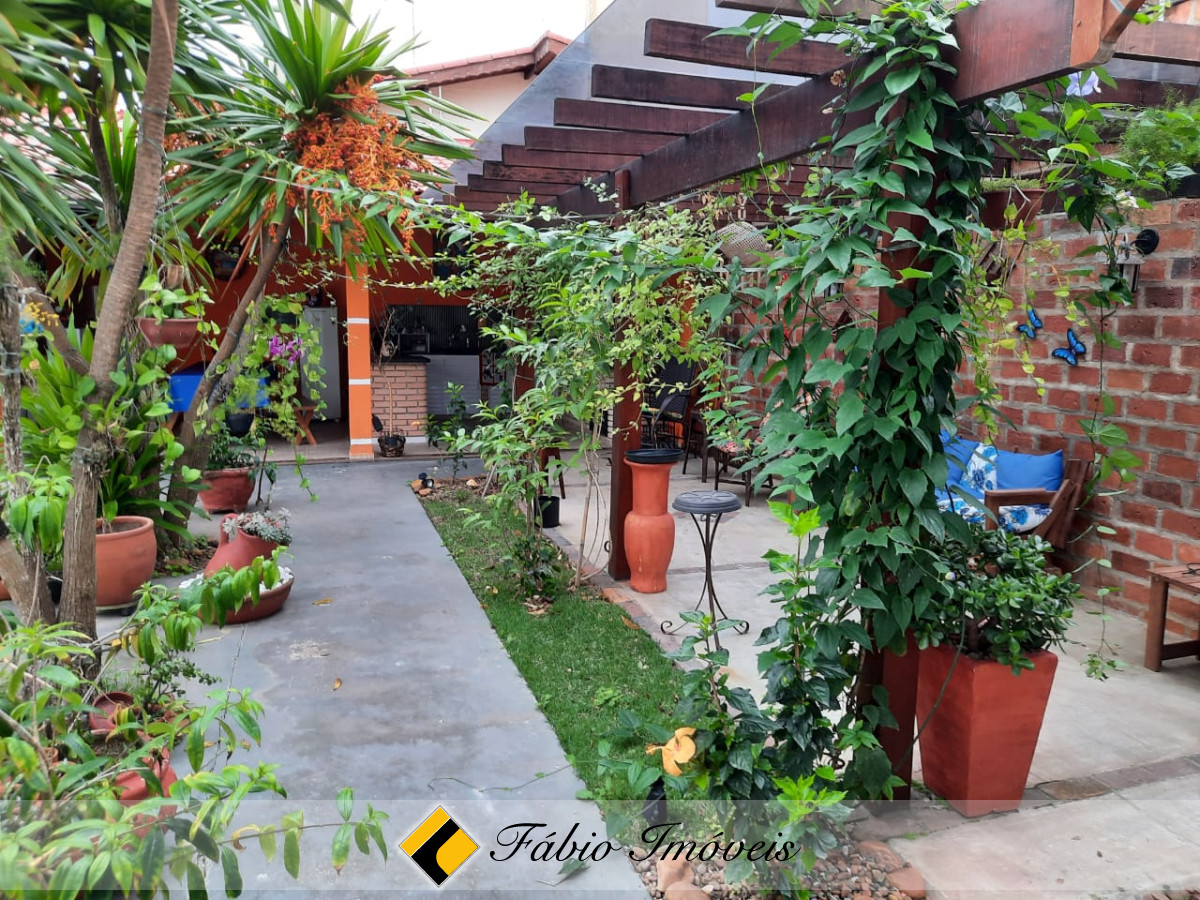 Belíssima casa toda arborizada e com lindo espaço de lazer! – Foto 16