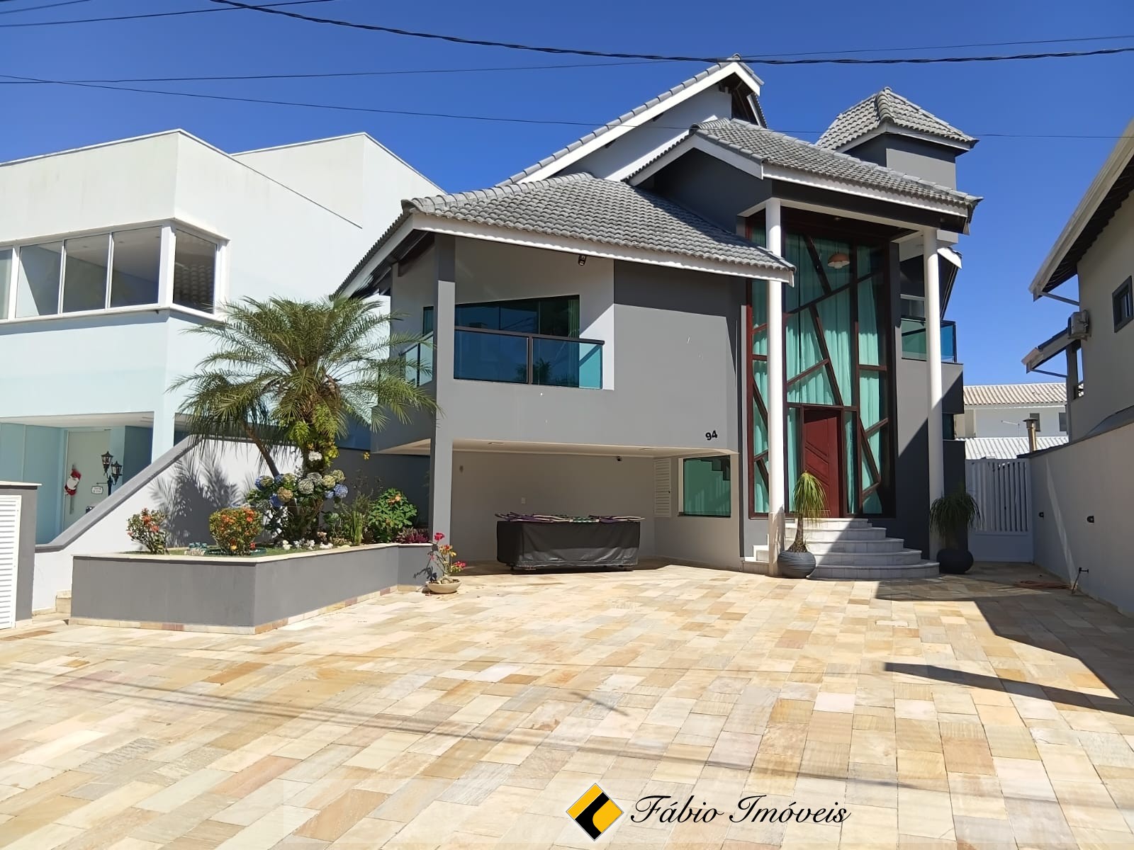 Sobrado maravilhoso em Condomínio!!