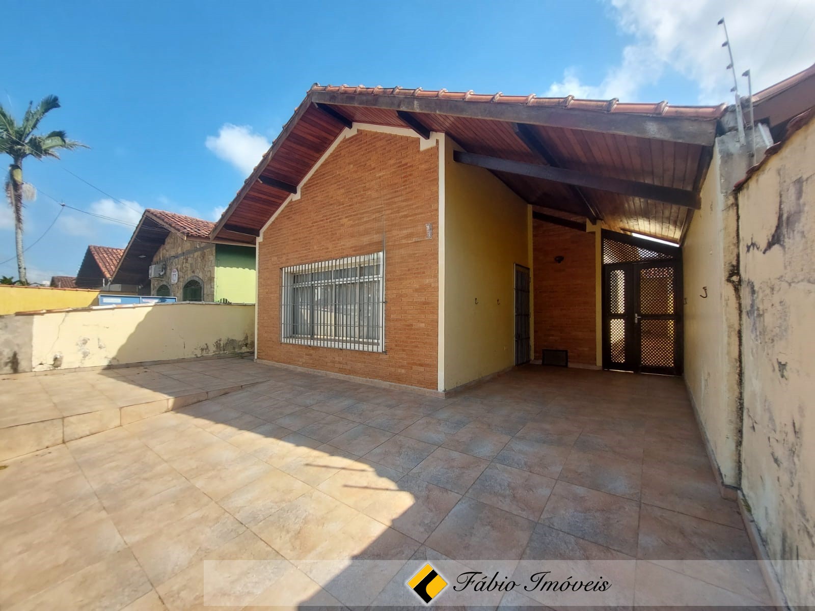 Casa lado praia em excelente localização!!!